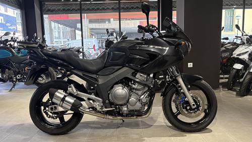 YAMAHA TDM 900 ΜΑΥΡΟ 08.2004