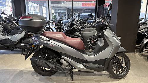 SYM HD 300 TOP BOX (10.2023)
