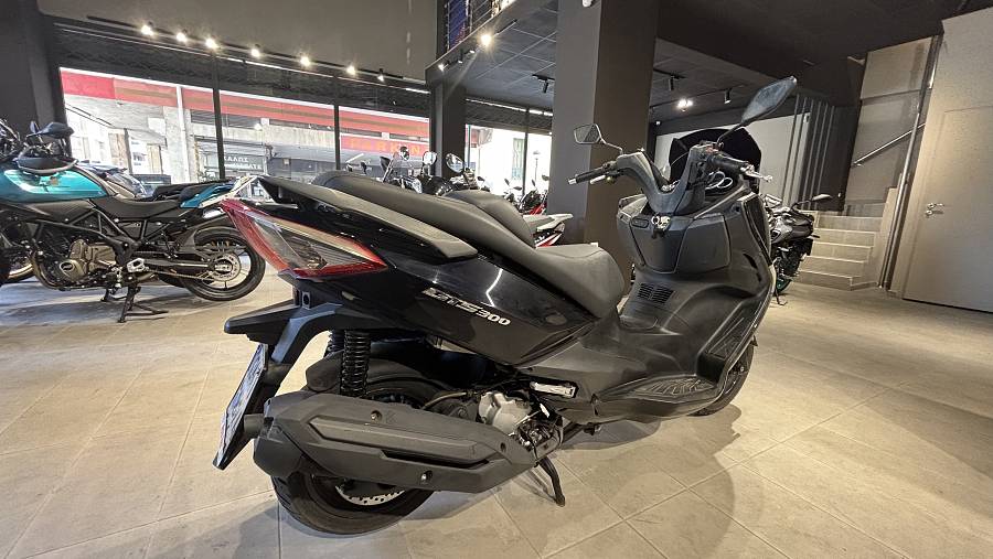 SYM GTS 300 ΜΑΥΡΟ 10.2014