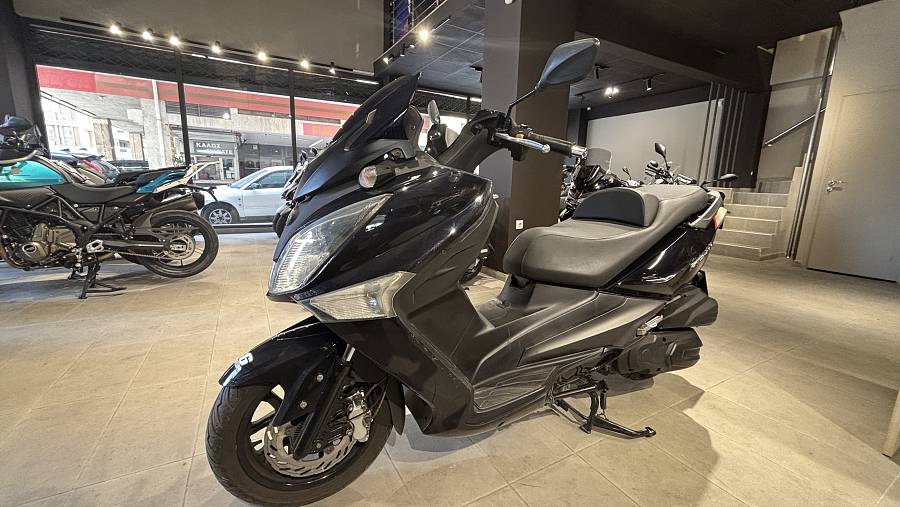 SYM GTS 300 ΜΑΥΡΟ 10.2014