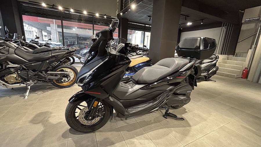 HONDA FORZA 350  SP TOP BOX  ΜΑΥΡΟ 06.2026