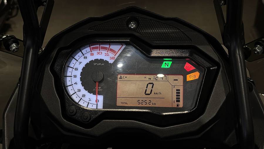 BENELLI TRK 502 Χ ΜΠΛΕ 04.2022