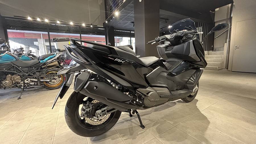 KYMCO AK550 ΜΑΥΡΟ PREMIUM 02.2024