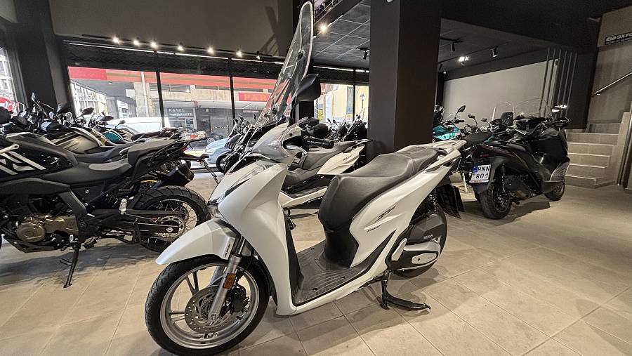 HONDA SH150 ΛΕΥΚΟ 9.2023 HONDA SH150 ΛΕΥΚΟ 9.2023