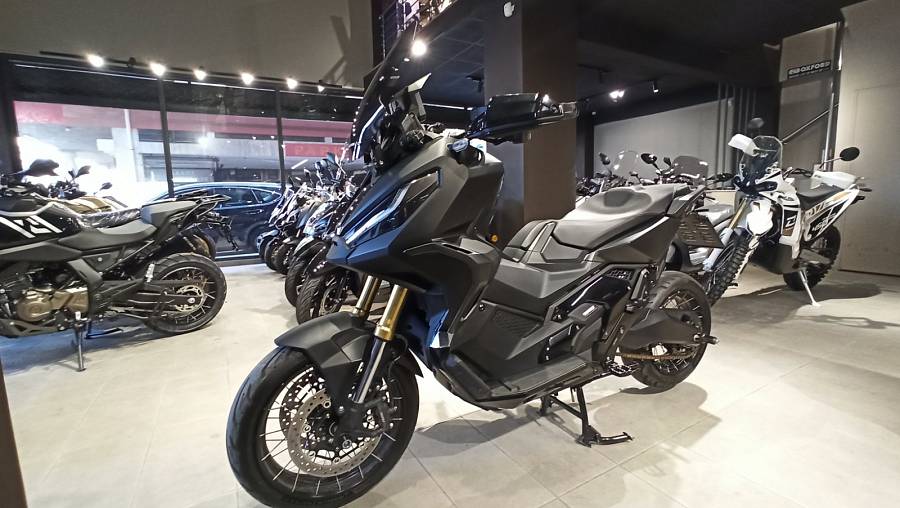 HONDA X-ADV 750 ΜΑΥΡΟ 10.2023